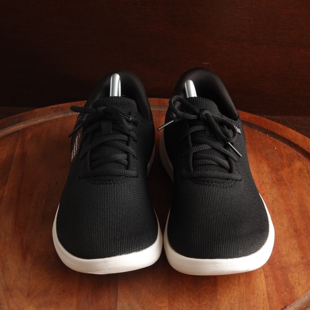 Kizik Sneakers Unisex SZ M10 W11.5 W BLK Madrid Eco Knit Athletic Hands Free NWT - Picture 2 of 13